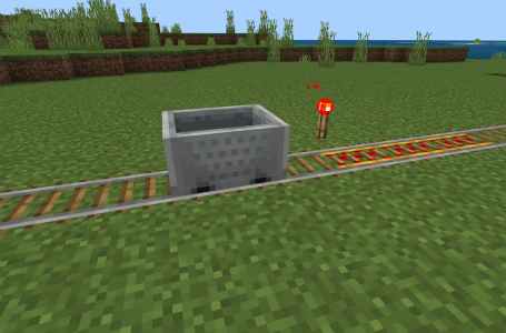  How to make Rails and Powered Rails in Minecraft 