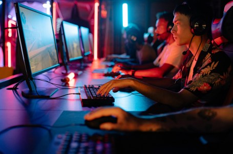  Study shows average time people spend gaming increases with age 